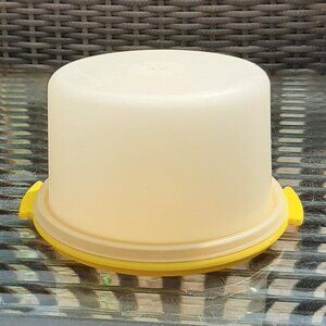 Tupperware Tuppertoys Mini Cake Taker Yellow